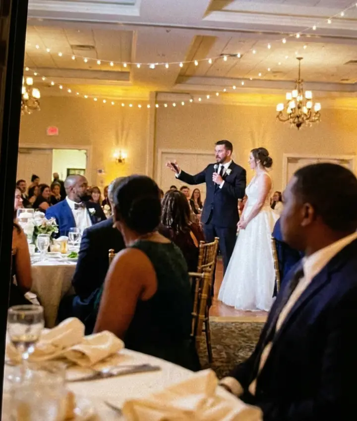 A speech seen from a guest's table